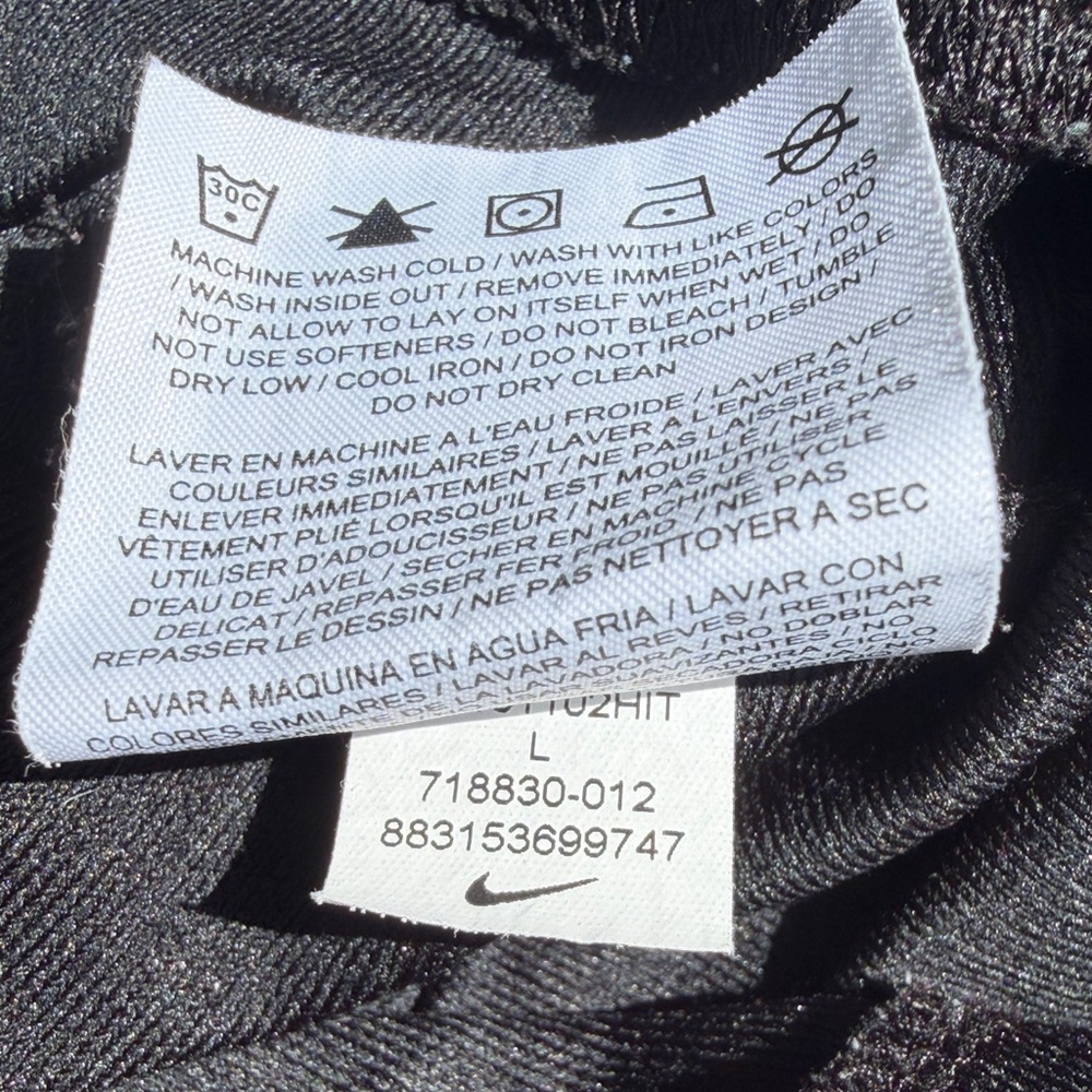 Men’s Nike Black Athletic Shorts with White Swoosh features drawstring & pockets - Picture 6 of 6